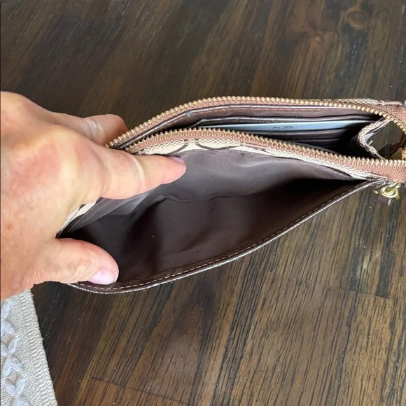 Coach Signature strip Zippy Wallet/Wristlet NEVER USED! - Picture 5 of 14